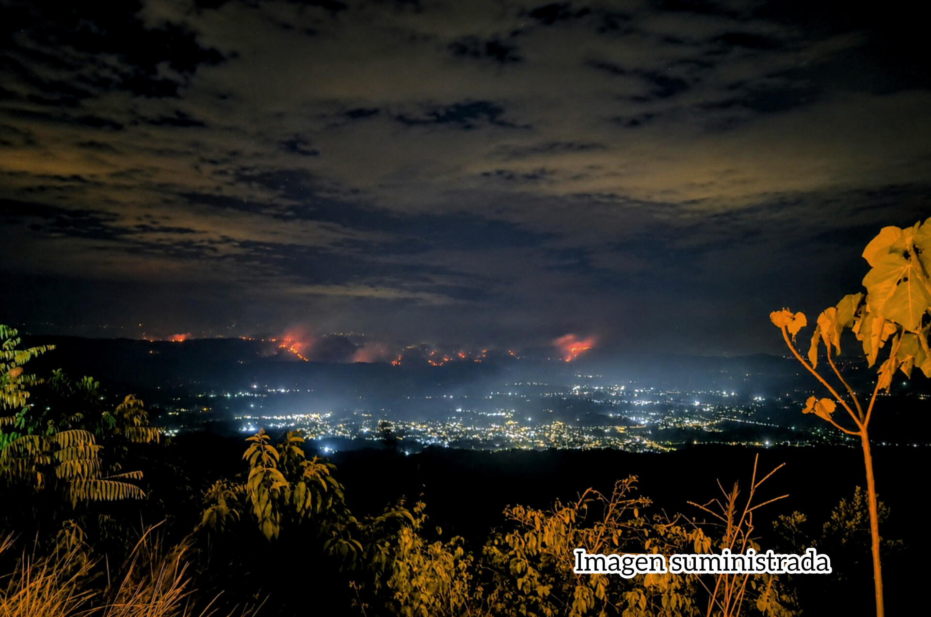 Preocupación ciudadana por incendio en Suárez: temen que las llamas sigan avanzando hacia Purificación, Tolima