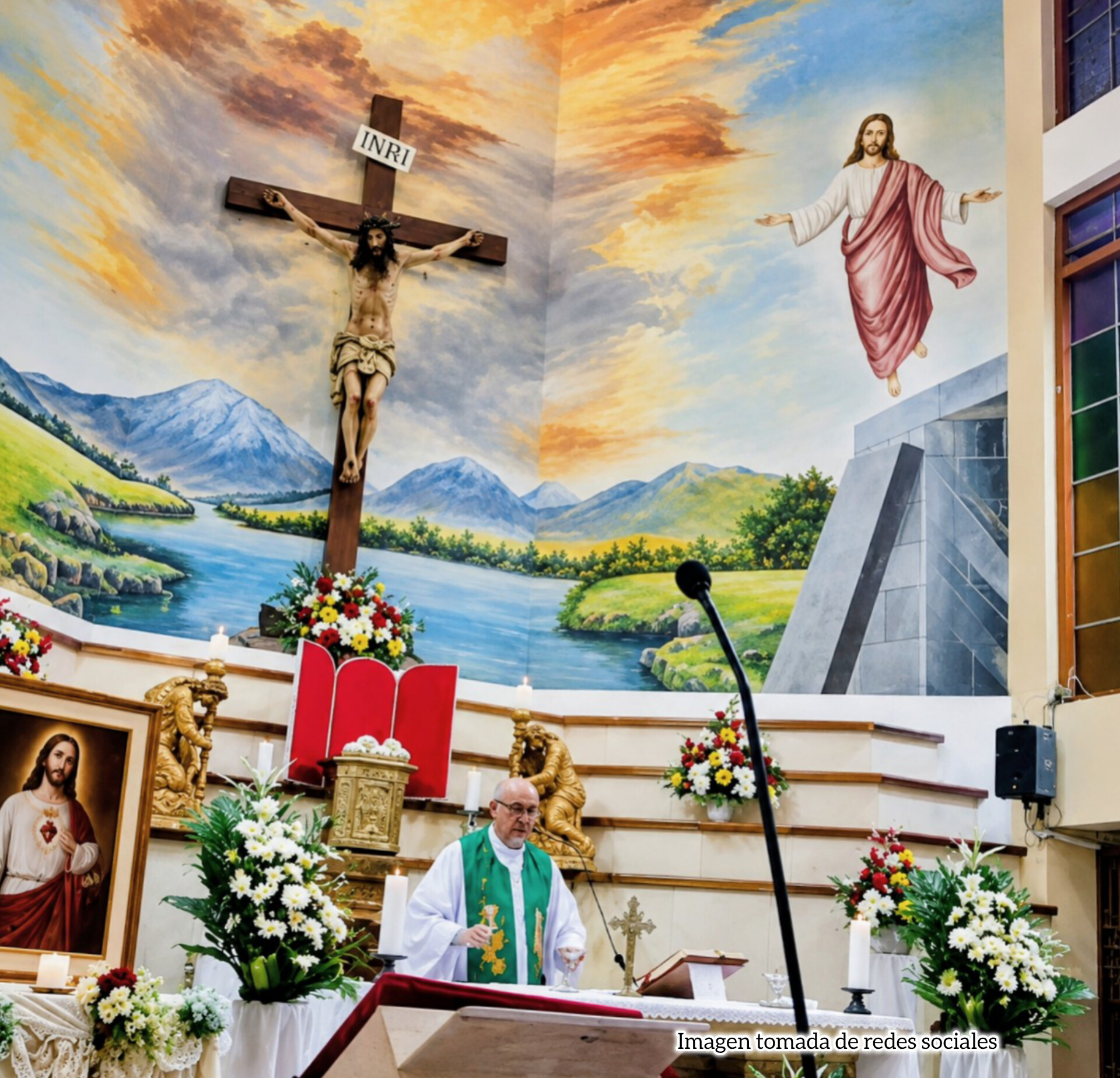 Sacerdote muere en Ecuador tras caerle un crucifijo durante una misa